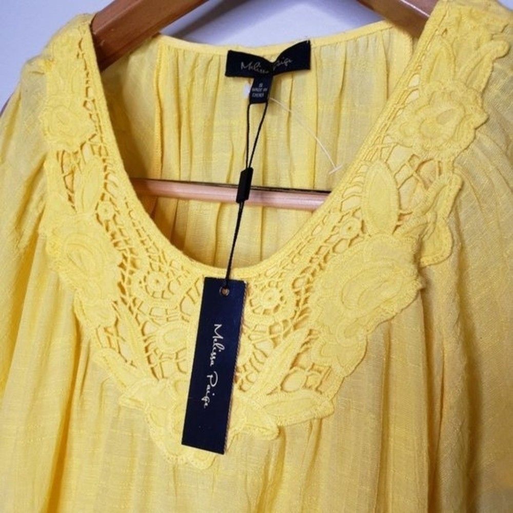 Melissa Paige slit sleeve blouse yellow size small